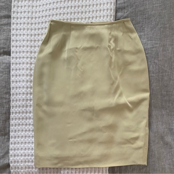 VTG 100% Silk Muted Green Hourglass Suit Blazer Skirt Set | 4-6 - Picture 2 of 16